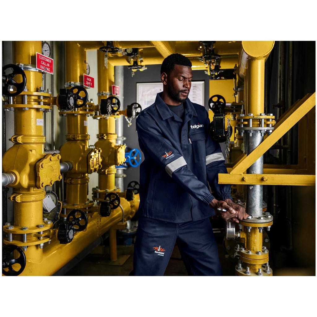 ALT-1118-N-LIFESTYLE01-LOGO