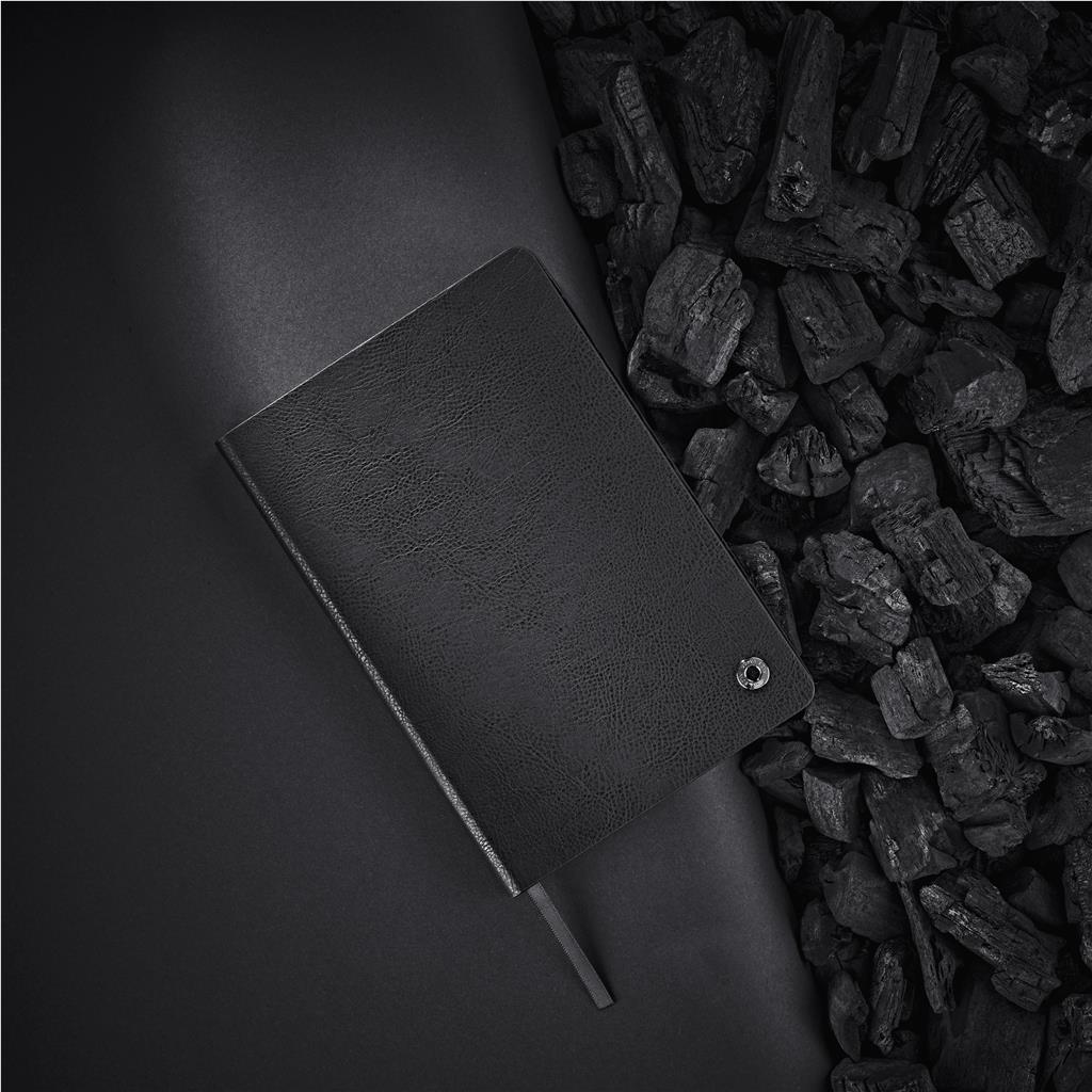 AV-19143_LIFESTYLE-NO-LOGO