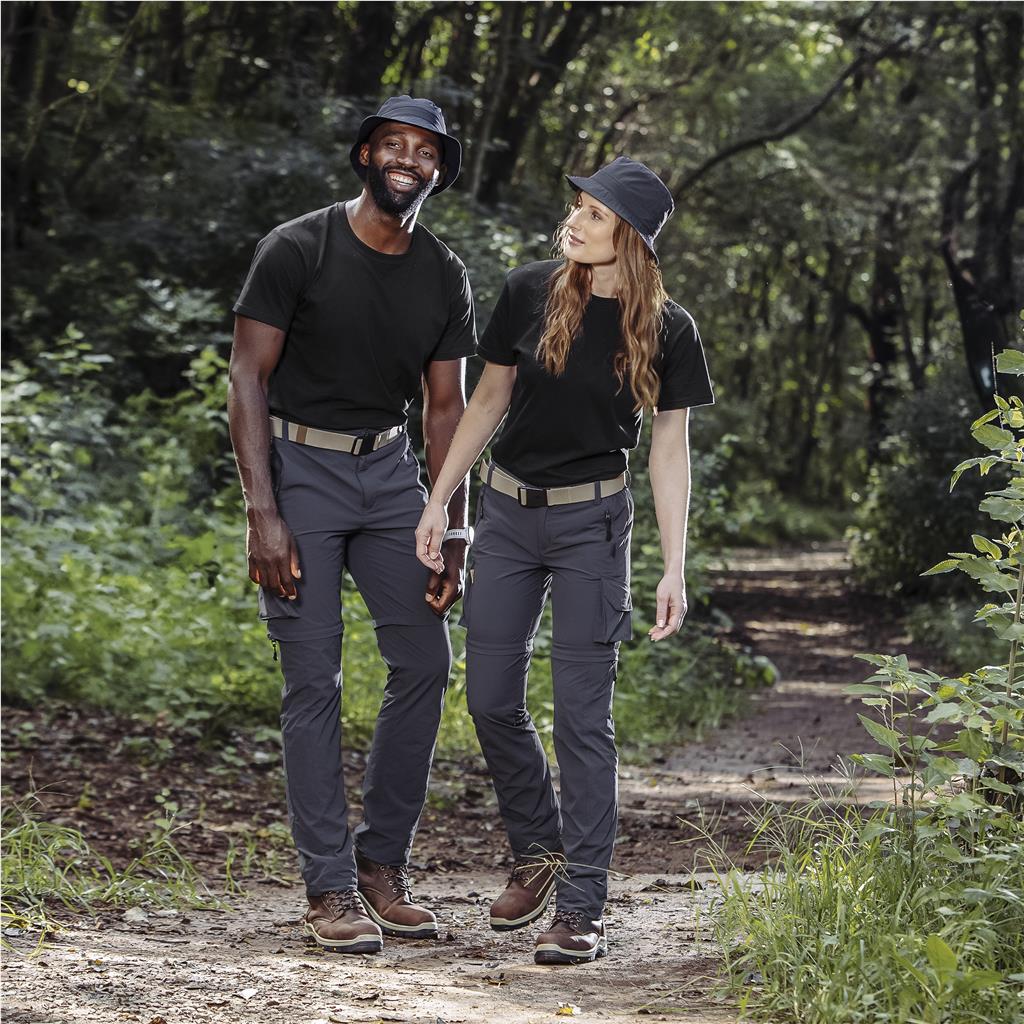 BO-UT-36-A-LIFESTYLE-05-NO-LOGO